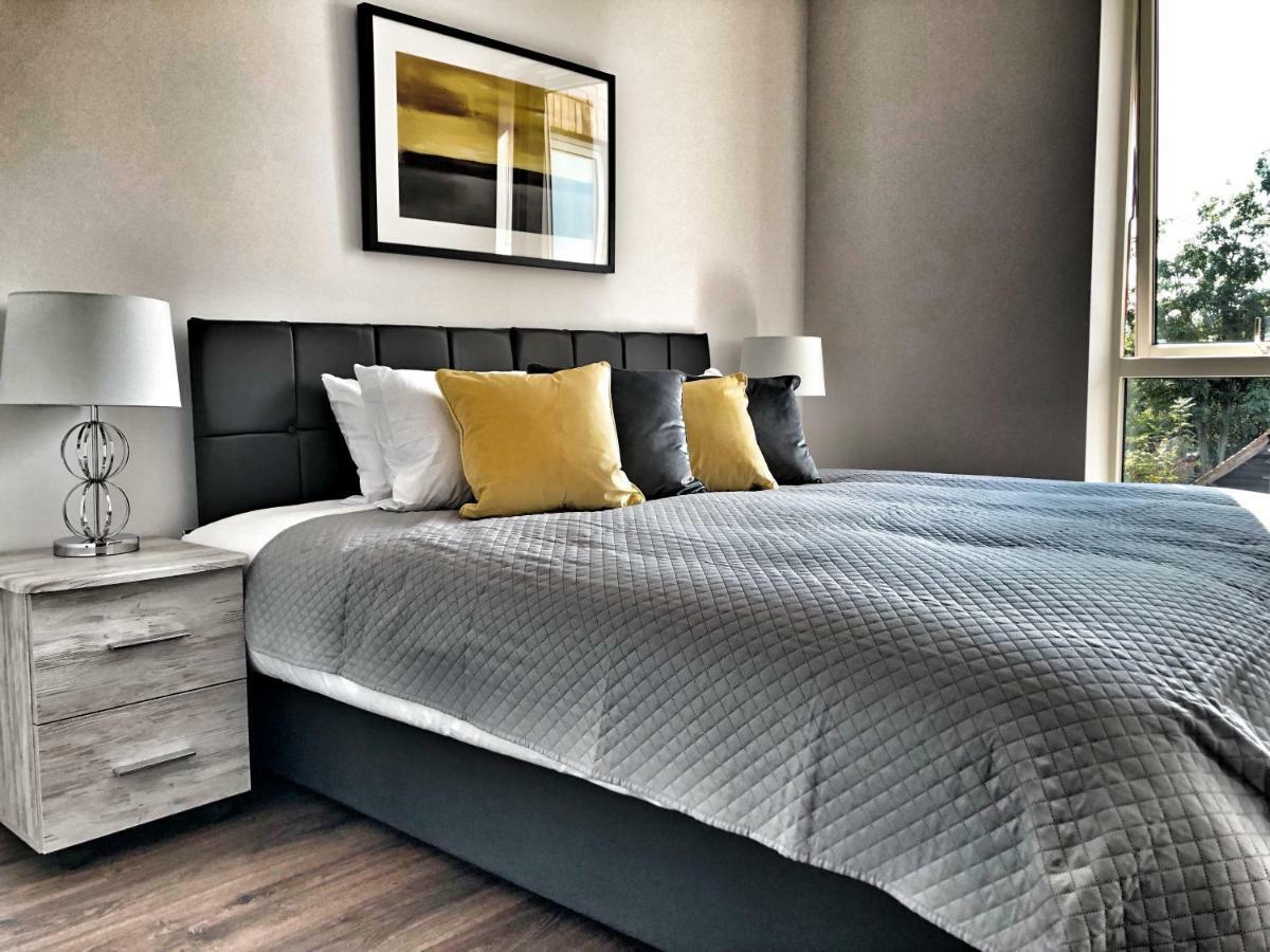 Luxury 2 Bed 2 Bath Apartment 18 Mins From Central London - Sleeps 6 Watford  Eksteriør bilde